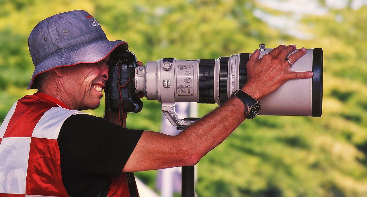 Photographing the Dive: Settings and Strategy for Fast Water Birds